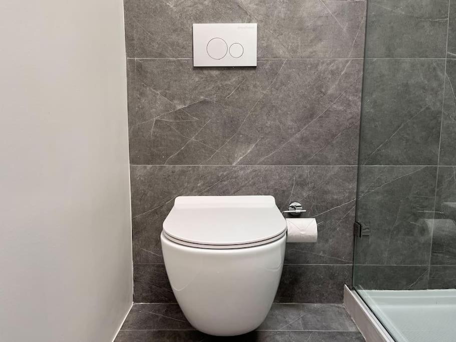 New Ample And Cozy One Bedroom Apt In Brooklyn At Rem-Casa Nova Iorque Exterior foto